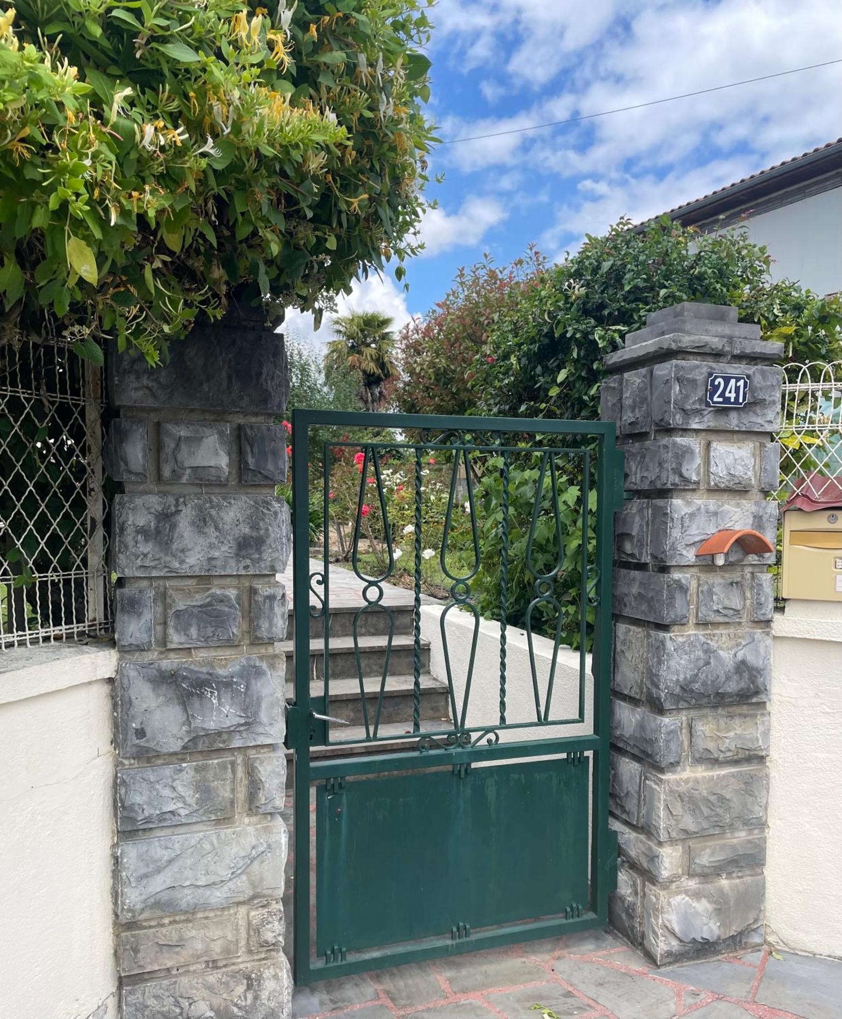 Appartement Independant En Rdc Chez Habitant Lannemezan Exterior foto